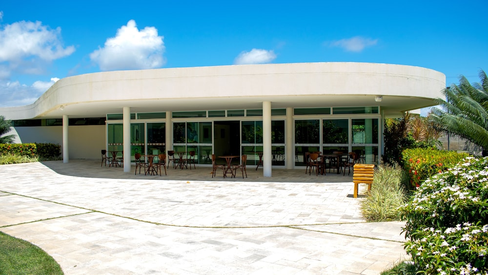 Flats no Carneiros Beach Resort