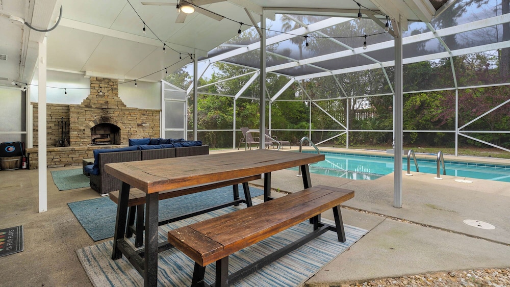 Spacious Retreat w/ Private Pool, Spa, Fireplace + Attraction Tickets!