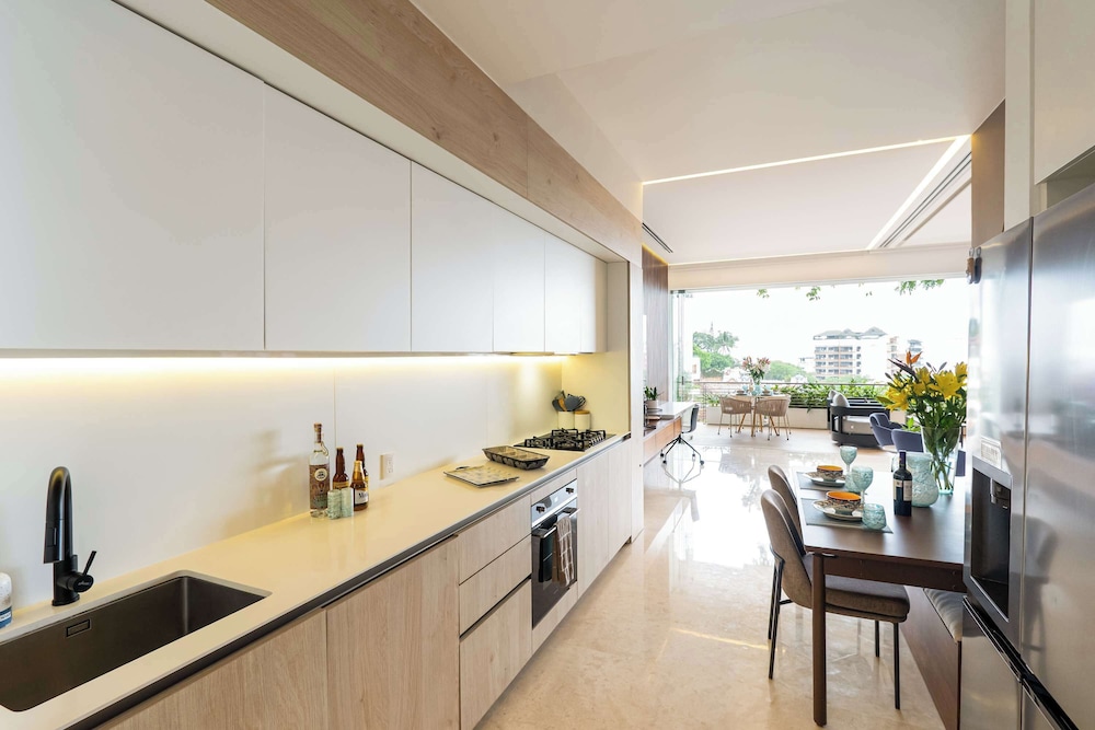 Soho PV Stunning Views Luxury Heated Rooftop Pool