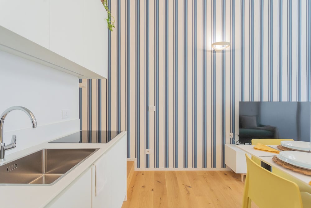 A Step From the Lake Apartment by Rent all Como