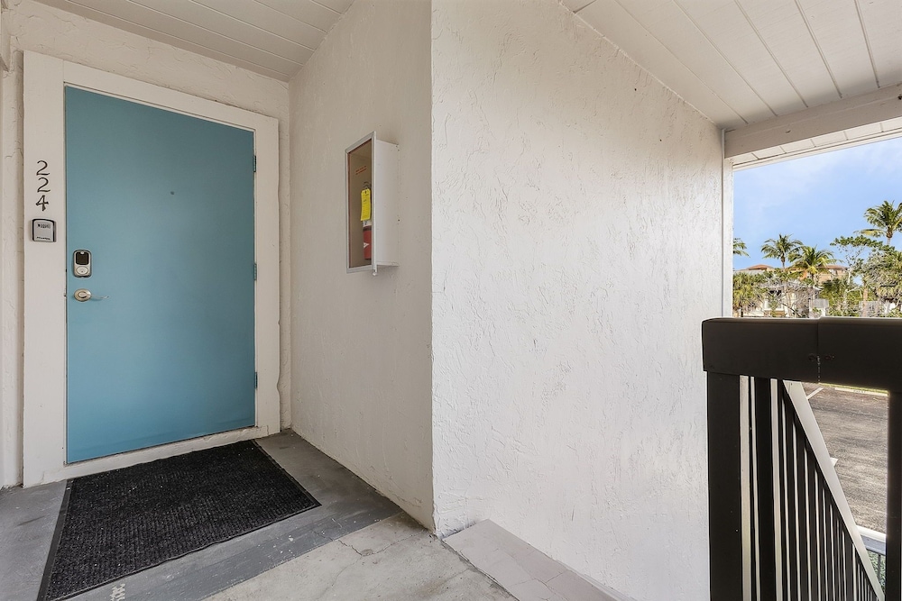 Estero Island Yacht & Racquet Club 224 1 Bedroom Condo