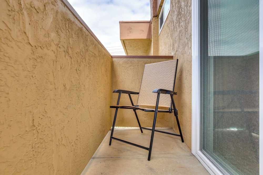 1 Mi to Oceanside Municipal Pier: Condo w/ Balcony