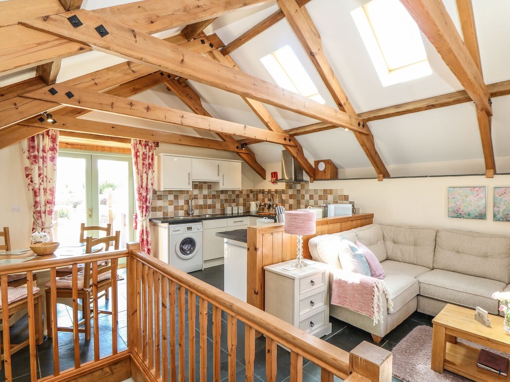 Oak Cottage view 4
