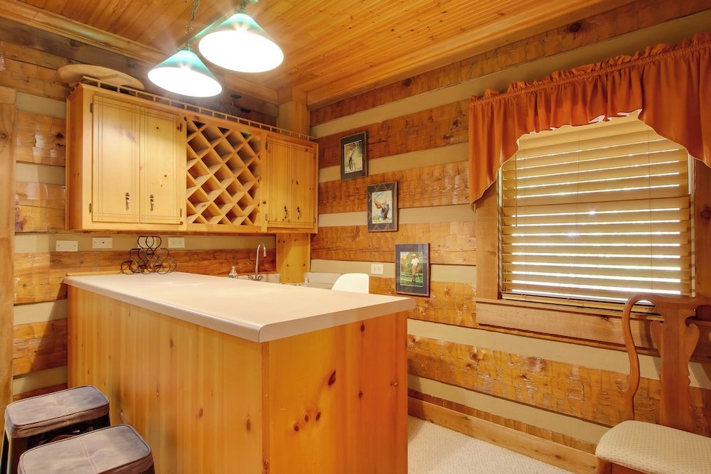 Golf + Hike: Nature Escape w/ Sauna in Hephzibah