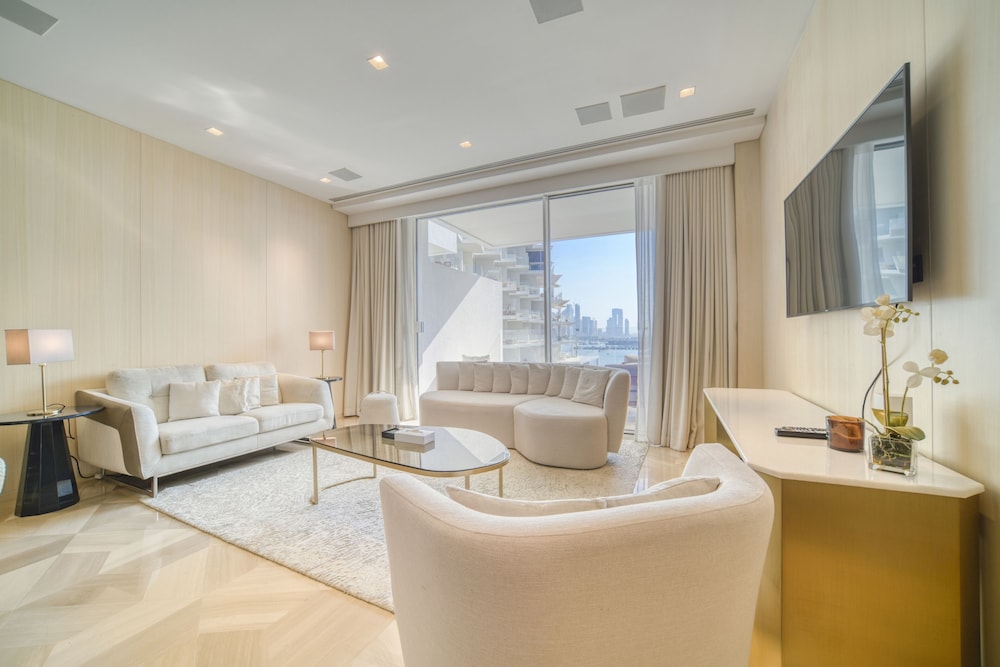 Five Palm Jumeirah Residences -Mint Stay