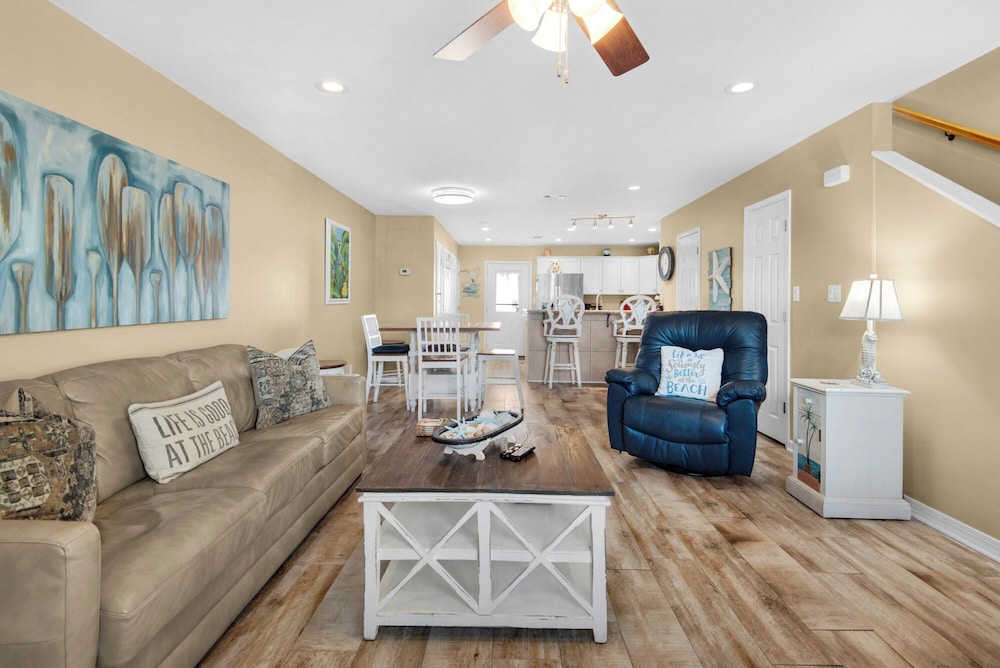 Woodland Shores 37: Steps to Beach, 2 Pools + Free Attraction Tickets!