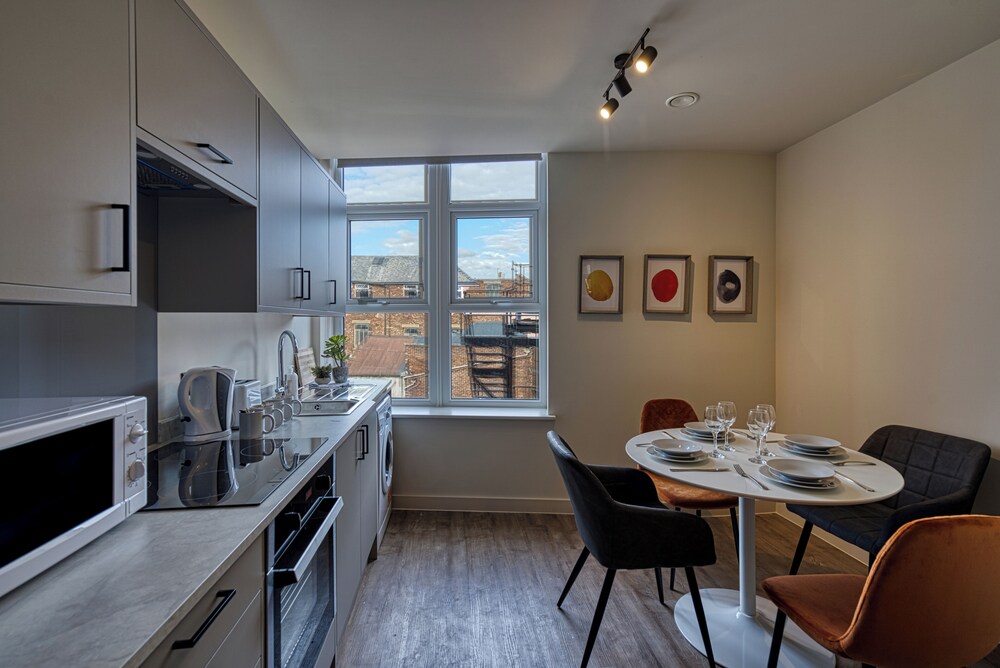 Renaissance House Apartments