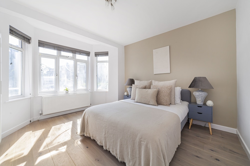 The Neasden Villas