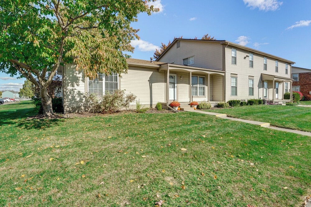 22 Mi to Detroit: Sterling Heights Condo view 5