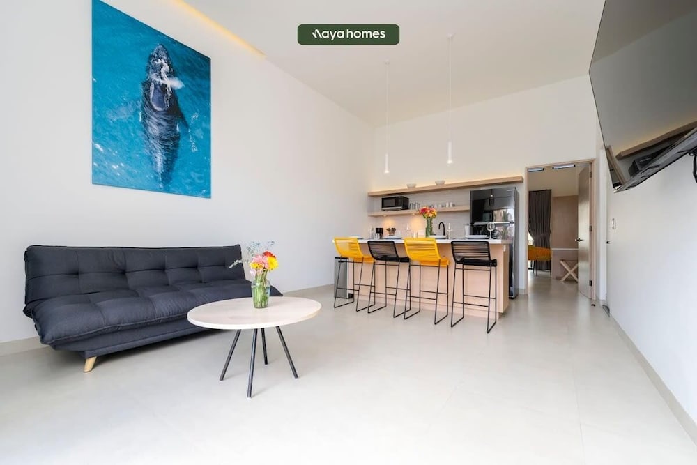 New 1BR Condo in Marina - Rooftop Pool - King Bed