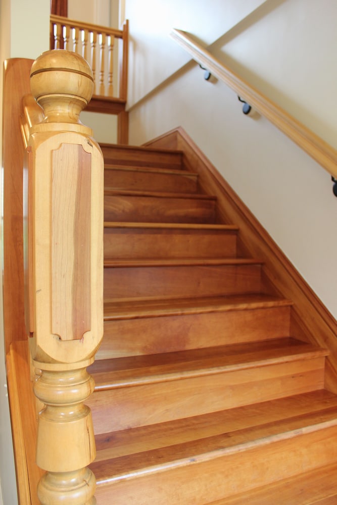 24 East Main Street B&B