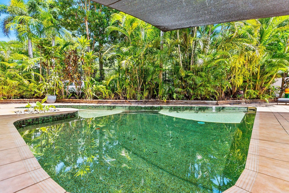 Melaleuca Hideaway - Beach Pool Free Parking