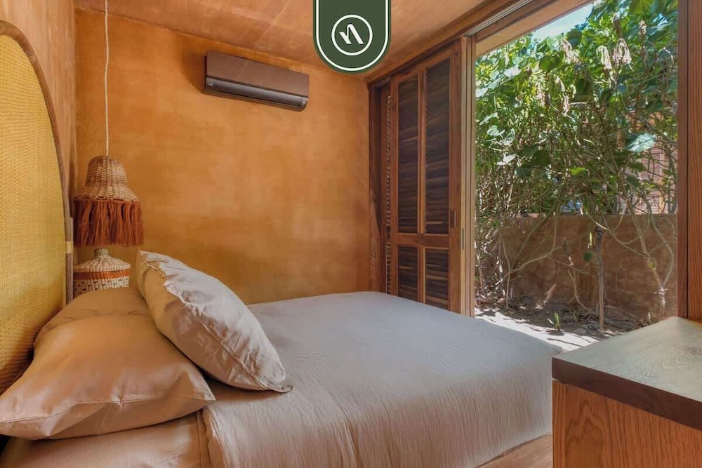 Stunning Two-bedroom Ocean View House - Mazul
