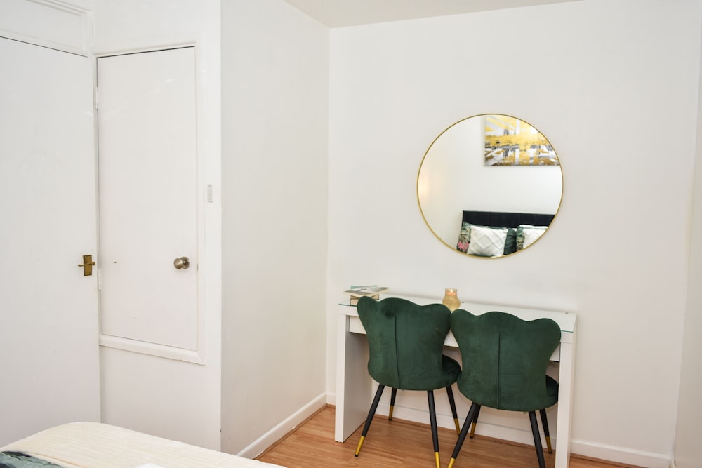 I Luv London Too! 1bed Stunnin Home Sleeps 3!