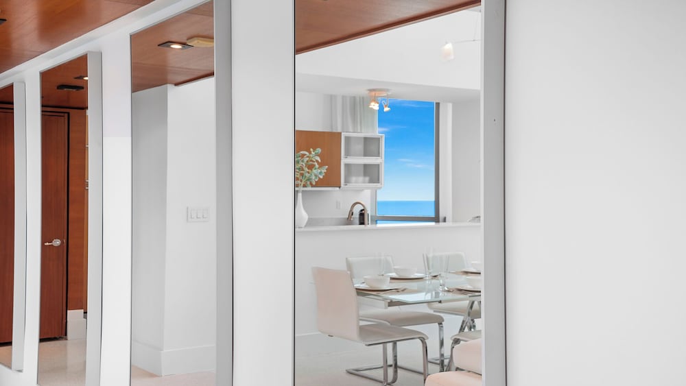 Luxury Vacation Rentals at The Setai by LRMB