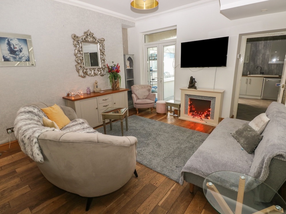 5 Pontardulais Road
