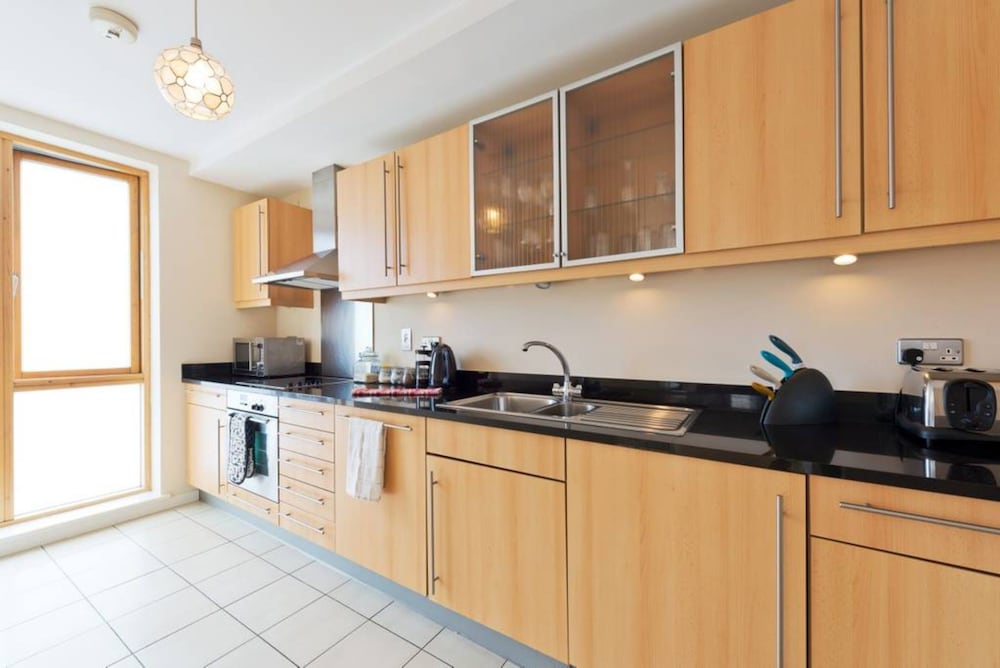 Modern, City Centre 3 Bedroom Apartment