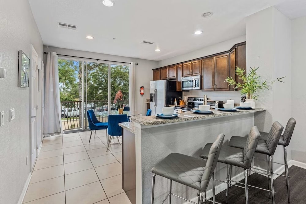 Vista Cay Swanky