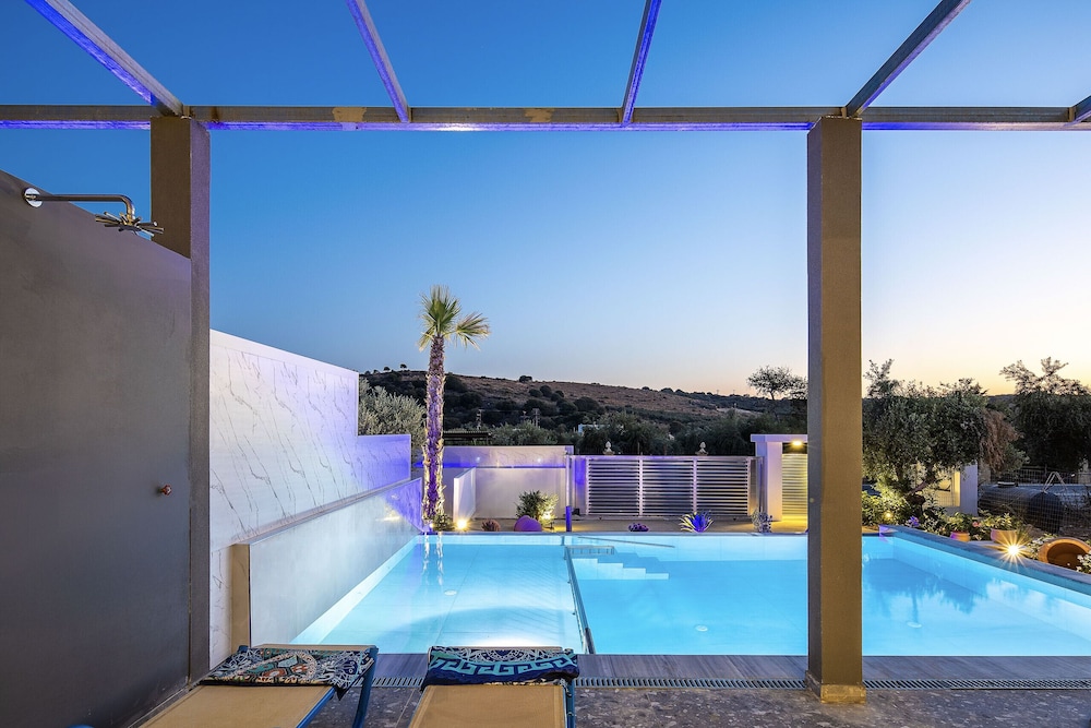 Villa Me - With Private Pool