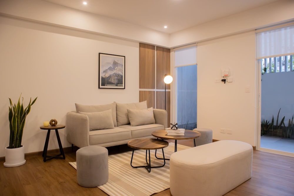 w Chic 2BR w Indoor Terrace in Miraflores