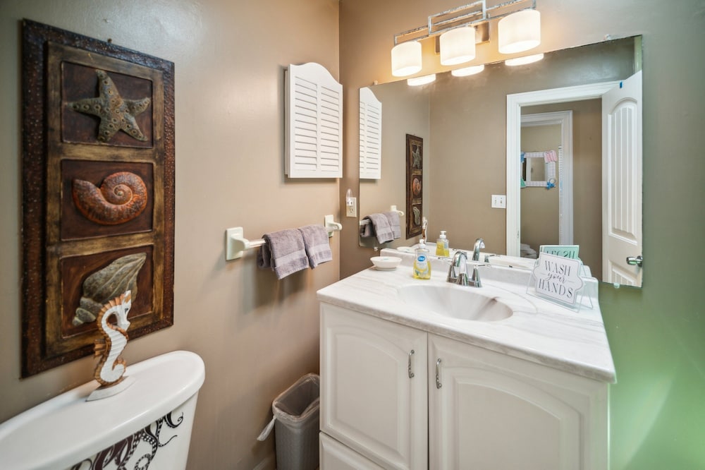 Charming Coastal Retreat Steps From Beach 3 Bedroom Home