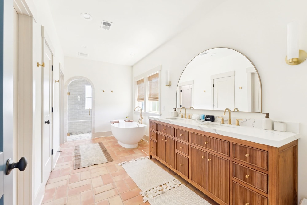 Windward House by Avantstay Walk to Beach Restaurants Saltwater Pool