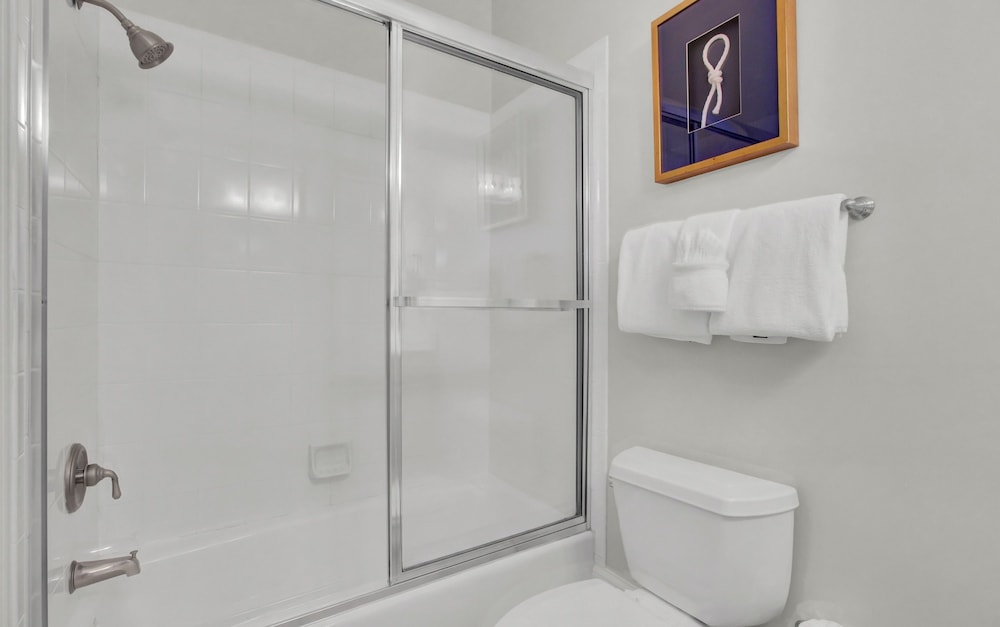 114 Ocean Boulevard by Avantstay Beachfront Infinity Pool Basketball Court Recently Renovated