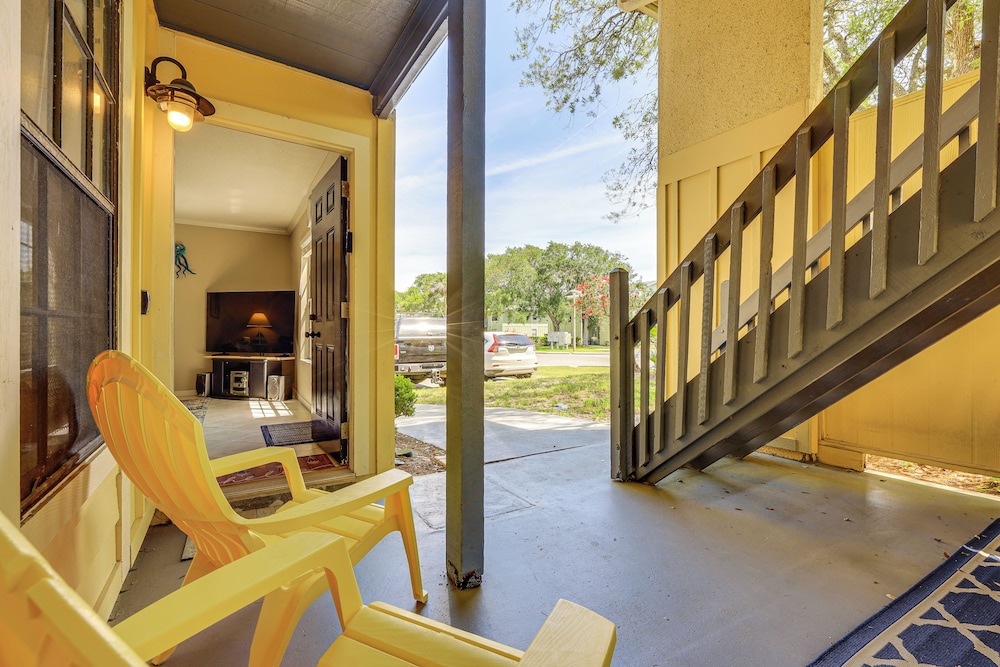 Walk to St Augustine Beach! Condo w/ Pool Access