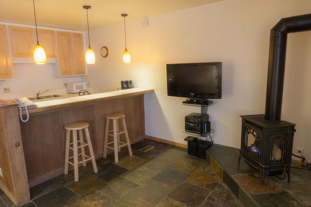 Lake Tahoe Vacations - 4025 Ski Trails - Property Image 3