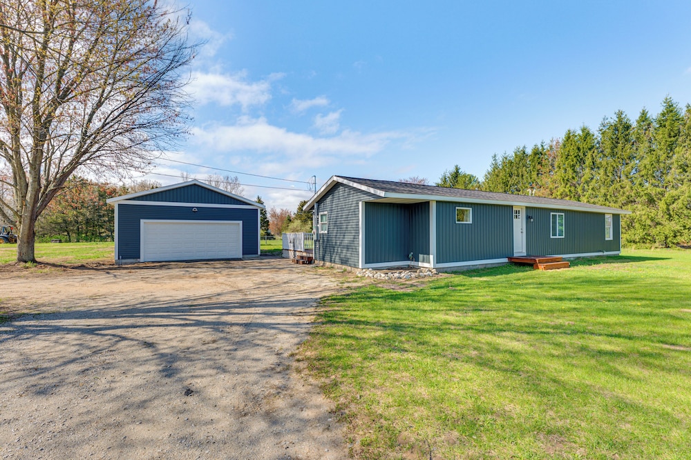 < 3 Mi to Double JJ Resort: Home w/ Large Yard!