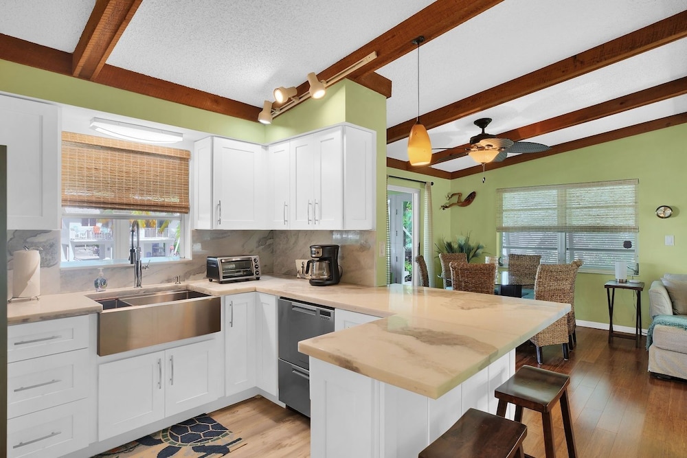 Delightful Vacation Home Located In The Popular Islamorada Neighborhood Of Port Antigua. 3 Bedroom Home by RedAwning