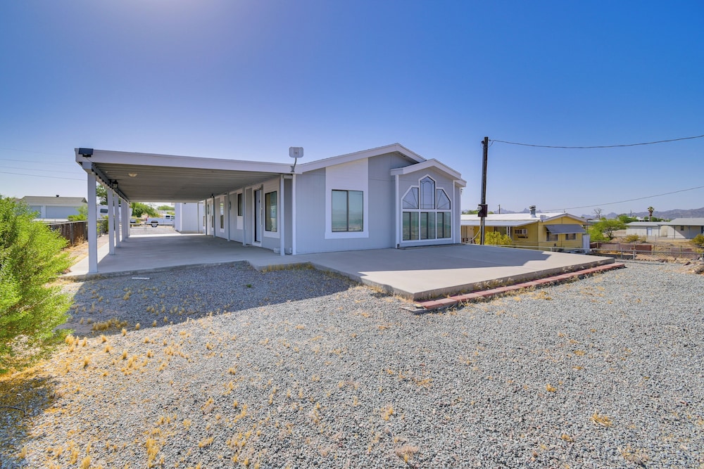 5 Mi to River: Topock Boating & Off-roading Oasis!