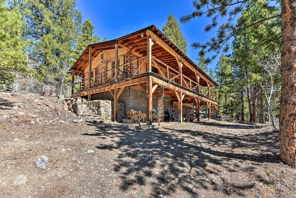 Idyllic Twin Lakes Escape w/ Views of the Lakes view 2