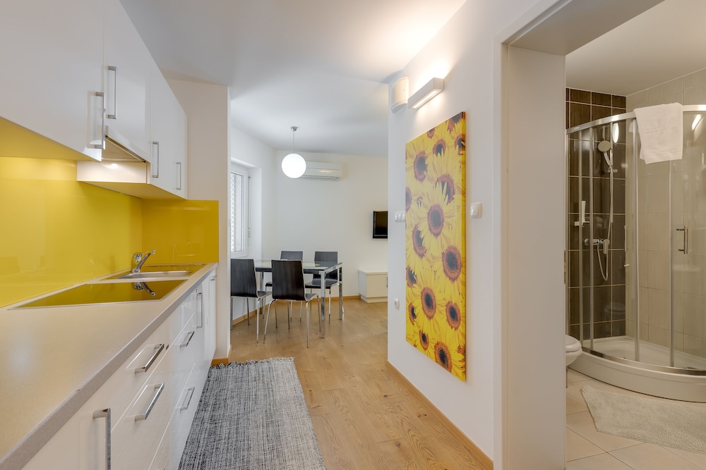 Wellness Suite Sunflower view 4