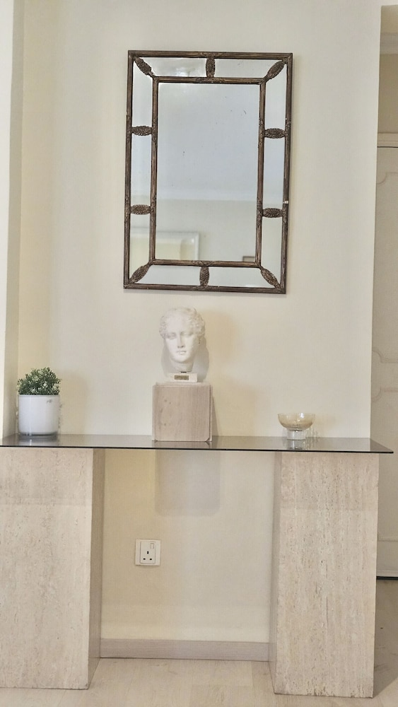 24 NIC - Stay Charm Classic Apartment