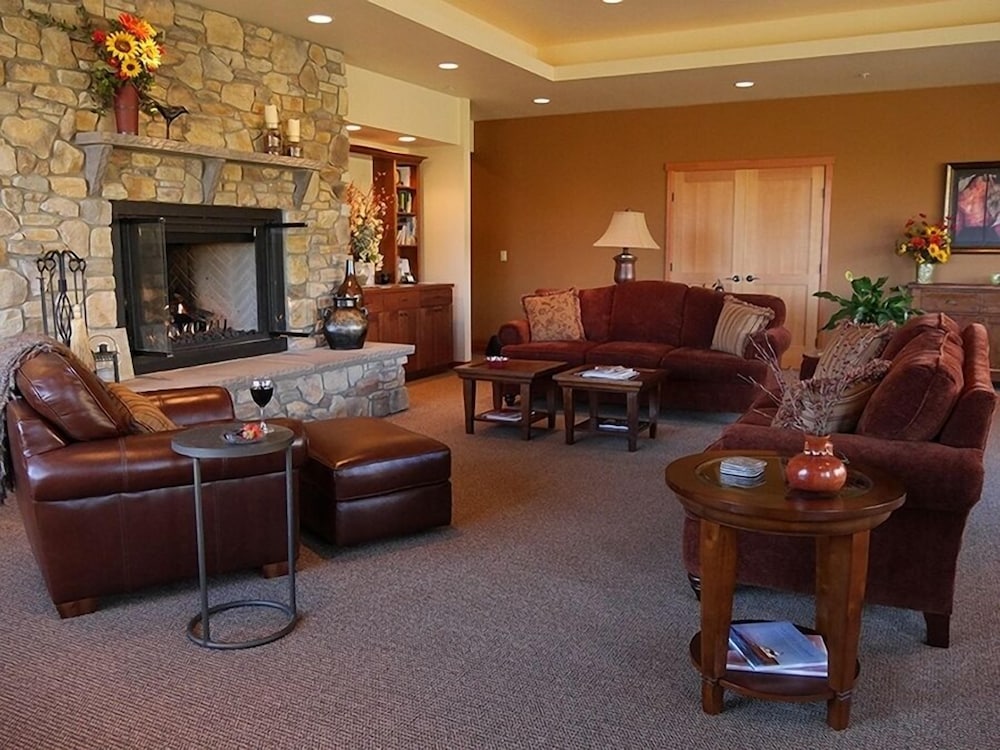 Cascade Valley Inn