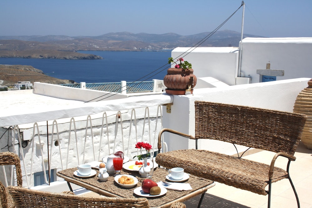 Mariakis Studios photo 2