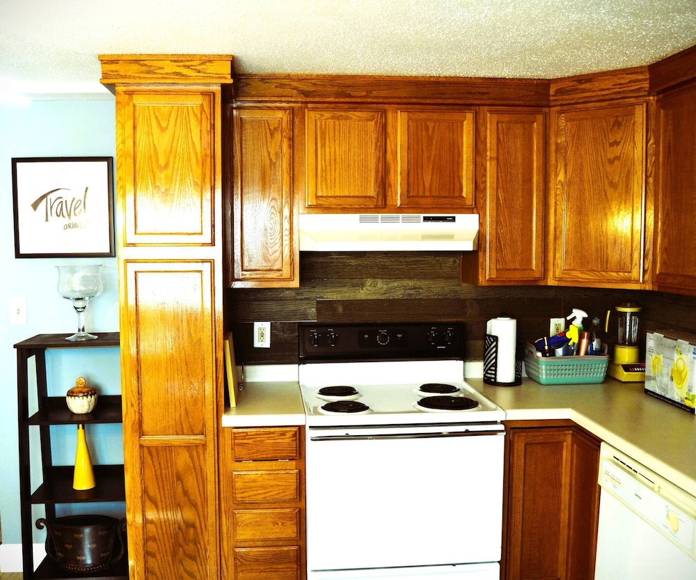 Gather Here 9br, 5BA Group