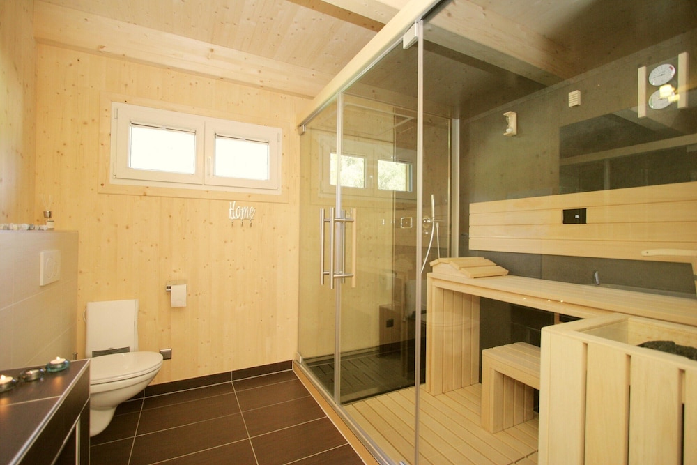 Photo 32