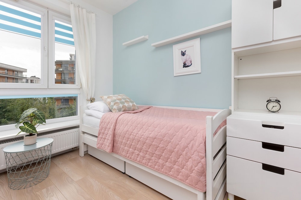 Cozy Nowaka-jezioranskiego by Renters view 3
