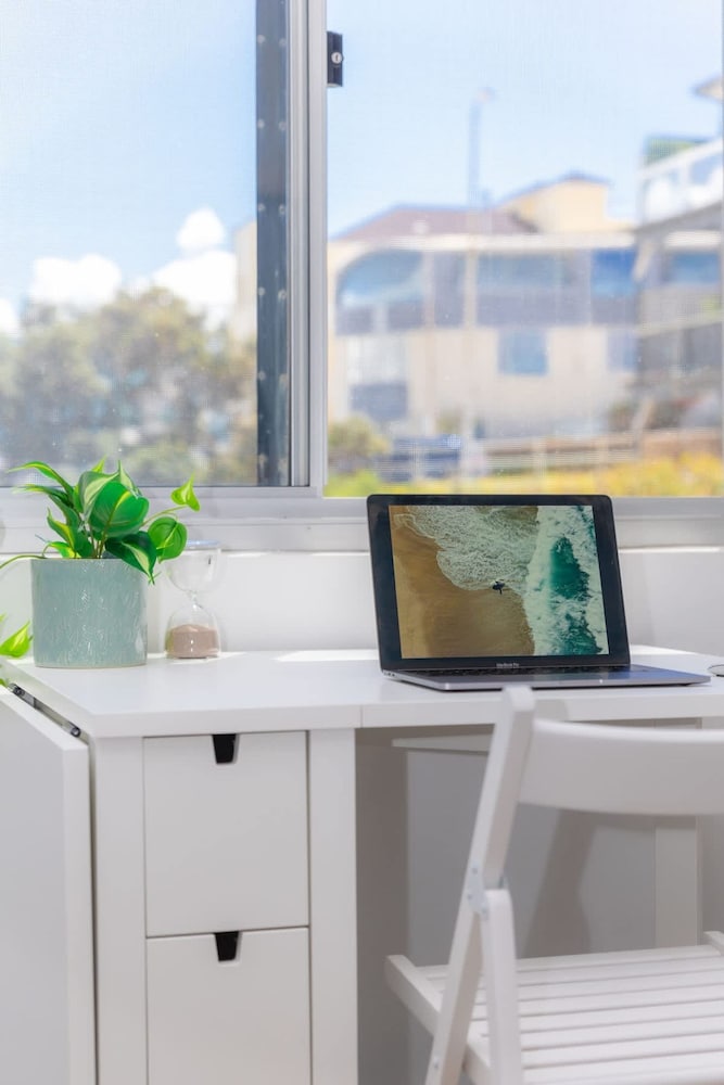 Cozy Beachfront Studio With Aircon