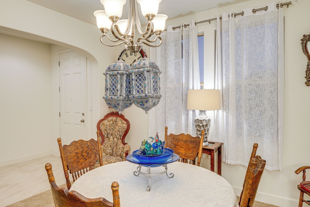 4 Mi to Csub Campus: Spacious Home w/ Yard