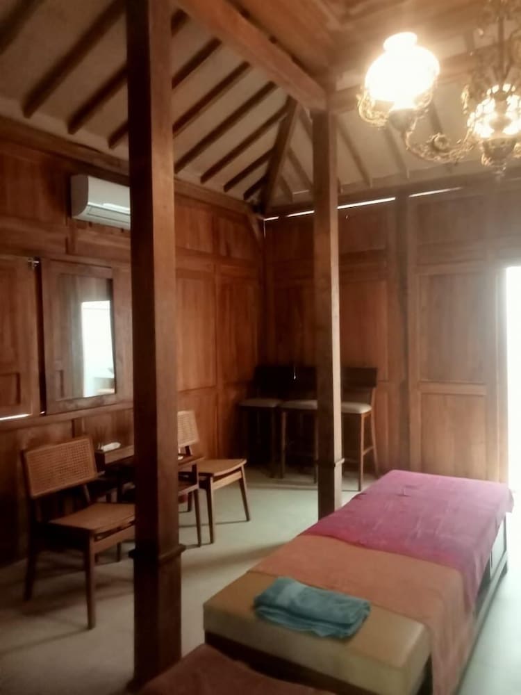 Villa Lova Sambirenteng