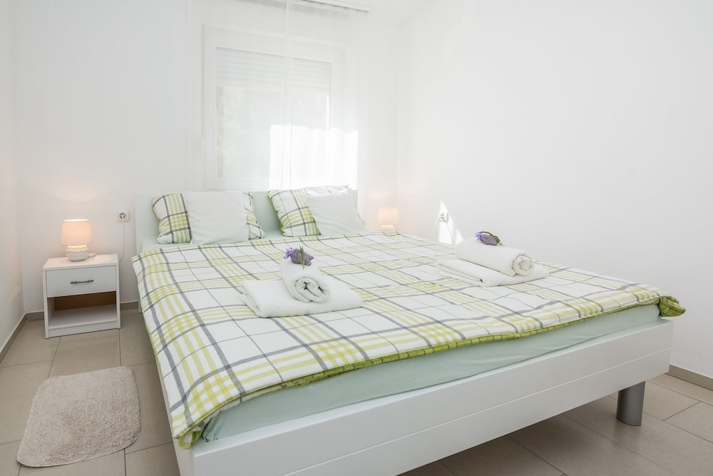 Apartments Zaklina view 4
