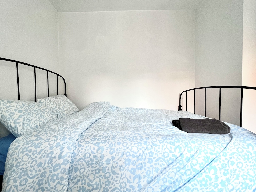 Spacious Family Apartment Midi