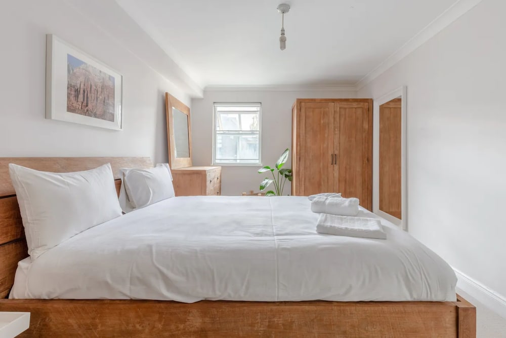 Contemporary 2 Bedroom Apartment in Bermondsey