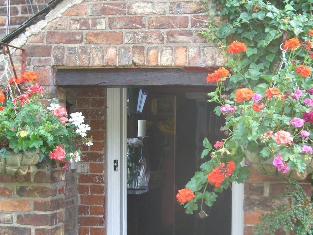 Altrincham Vacations - Ash Farm Country Guest House - Property Image 27
