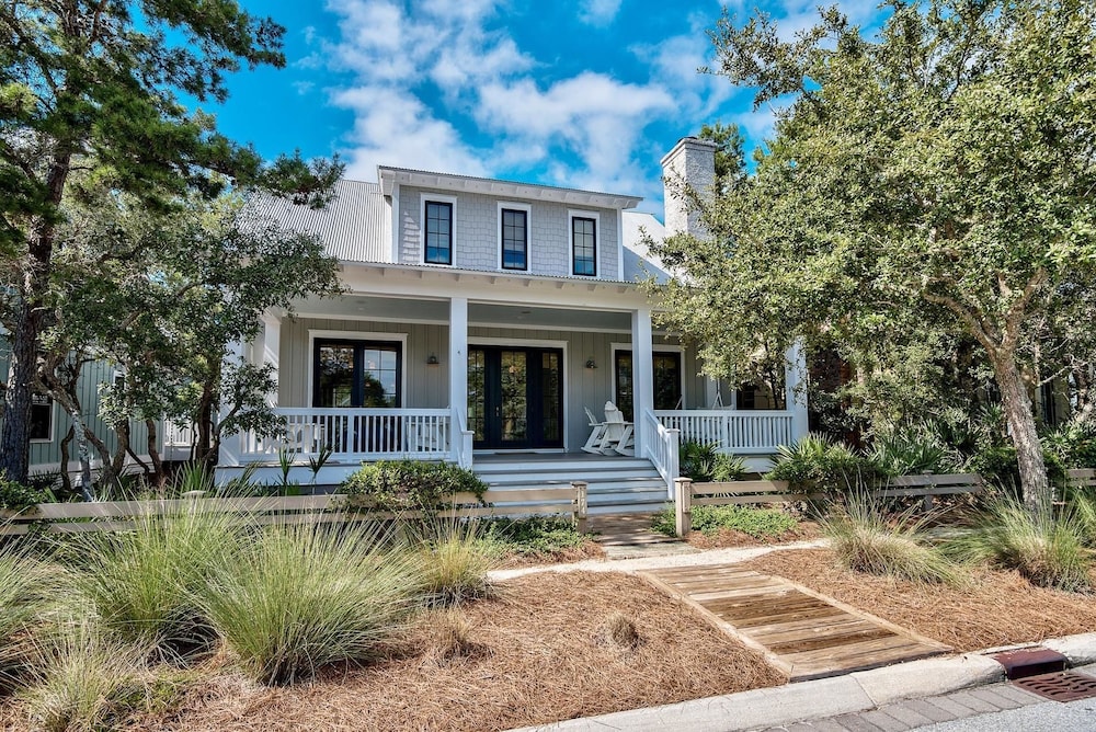 Sandy Pause 6 Bedroom Holiday Home by Five Star Properties
