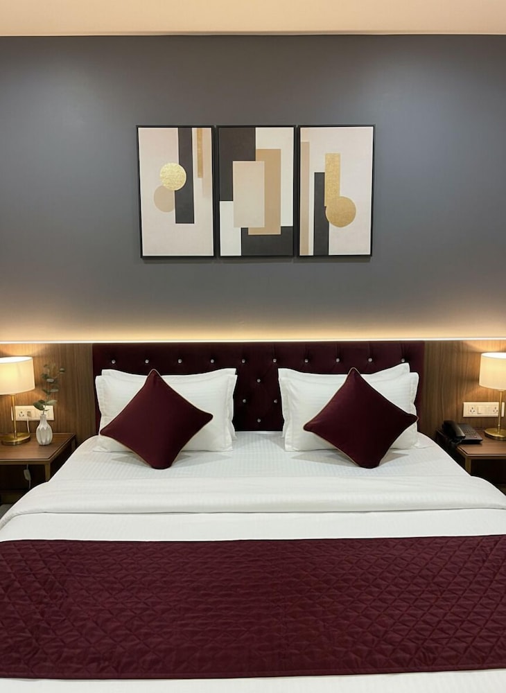 Grand Pacific Ocean Hotel