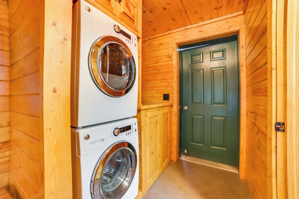 Beach + Game Room Access: Lakefront Levering Cabin